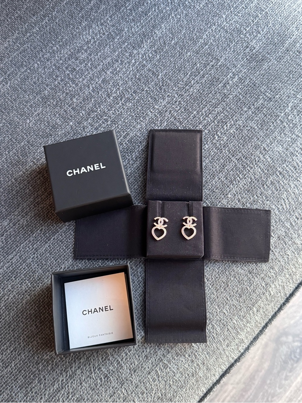 CHANEL Silver CC Heart Drop Earrings